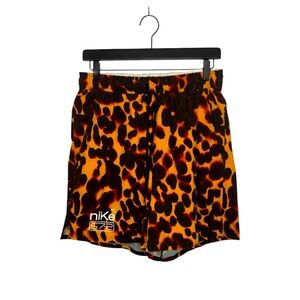 Nike Men's Leopard Print Unlimited Studio '72  Dri-Fit Versatile Shorts Medium